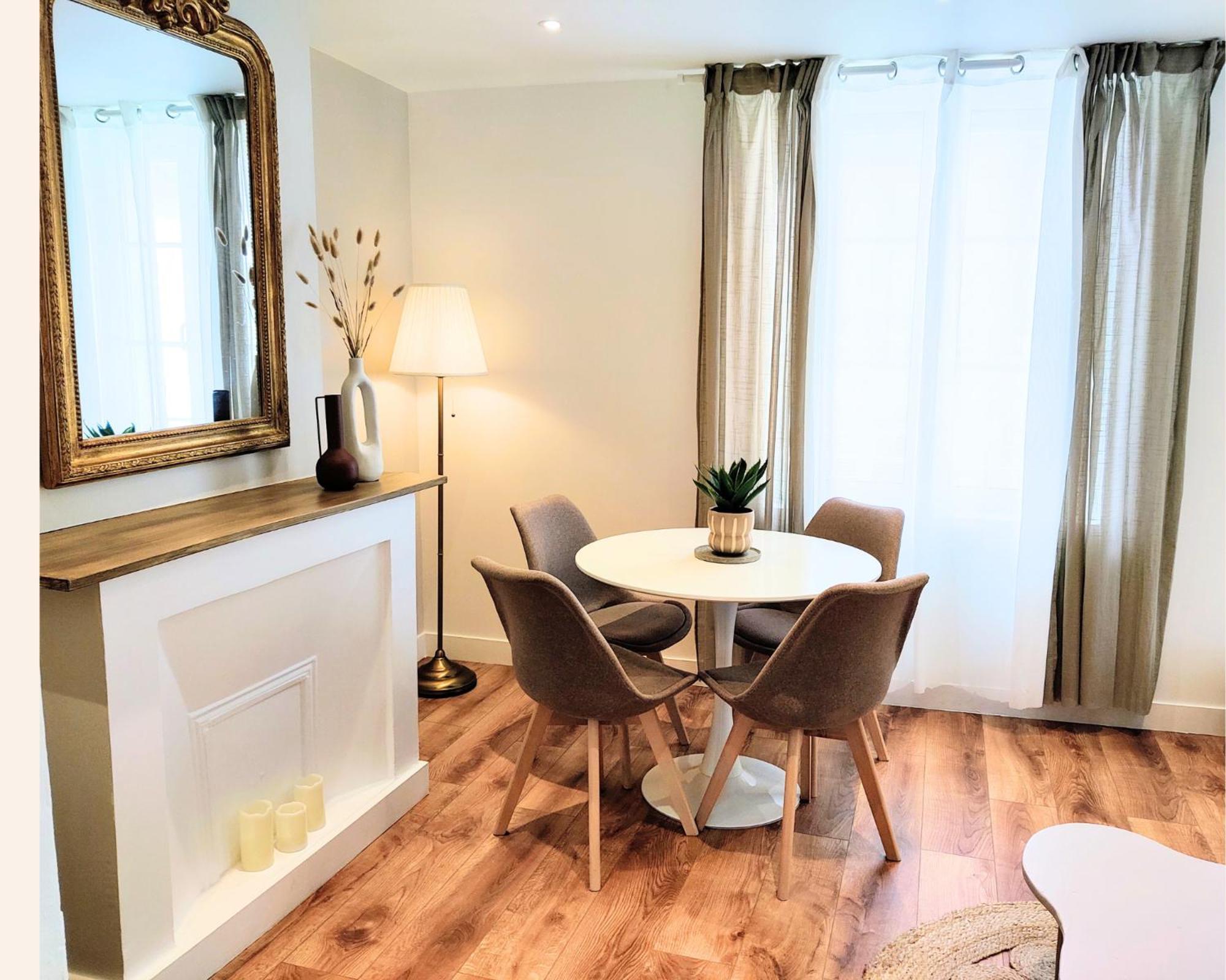 Charme & Vue Imprenable - Face Au Jardin De L'eveche Apartment Lisieux